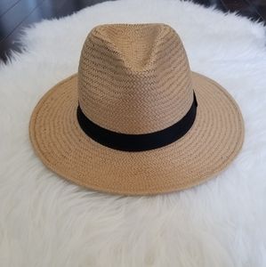 Aritzia Auxiliary Fedora Classic straw fedora